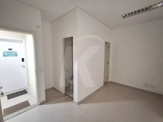 Sala comercial com 1 vaga de garagem próxima do metrô.