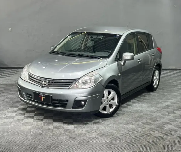 Nissan Tiida S 1.8/1.8 Flex 16V Mec. 2013