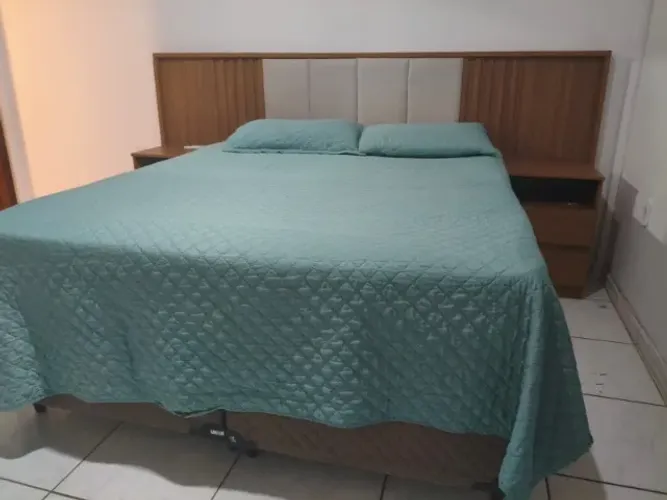 Vendo duas camas box: Casal e Queen em ótimo estado. URGENCIA!