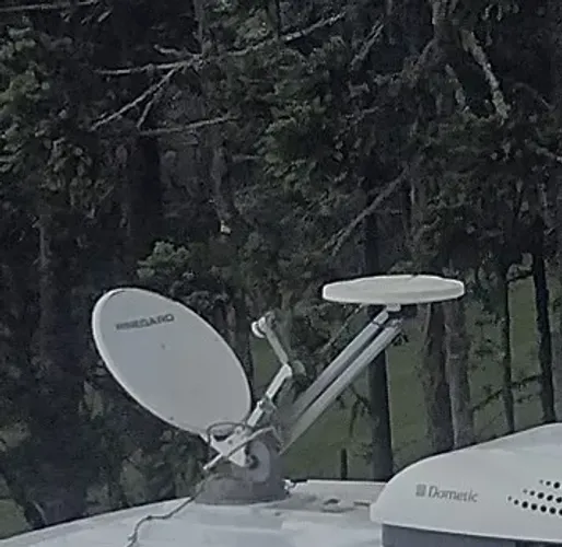 Antena Motorhome Winegard com Sky