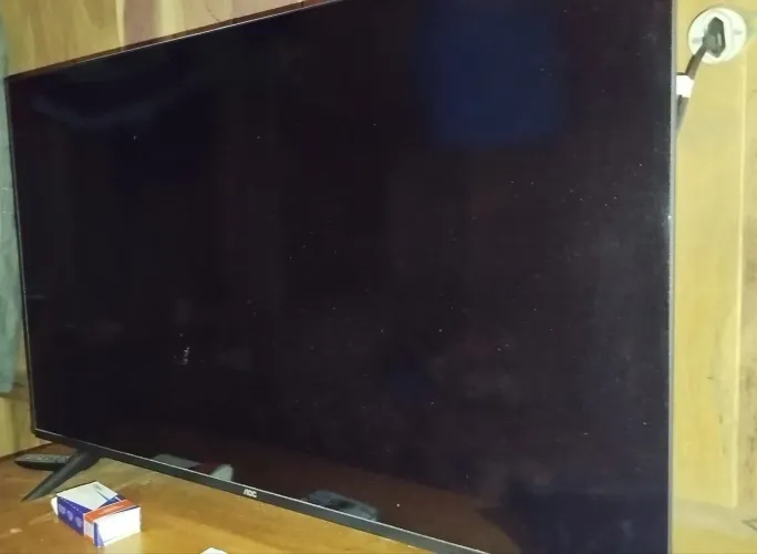 Vendo TV AOC 43 polegadas *