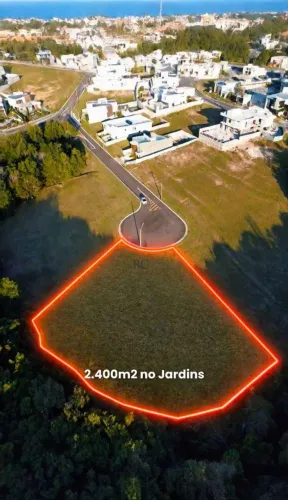 O Maior terreno e mais exclusivo do Jardins Veneza de 2.400m