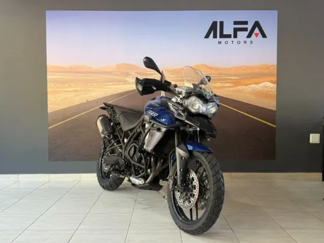 TRIUMPH TIGER 800XR AZUL