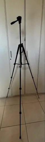 Vendo Tripé novo F180T