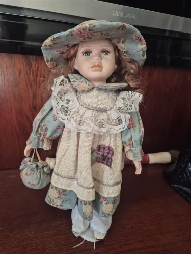 Boneca porcelana
