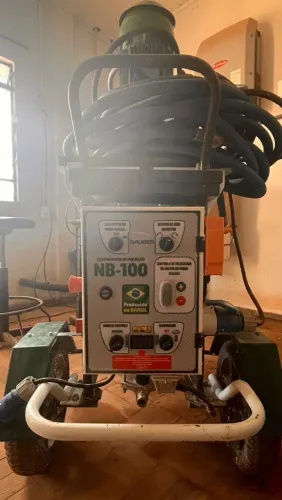 VENDO PROJETORA DE MASSA NAUBER 100