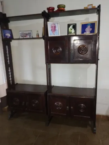 Vende-se estante mide colonial