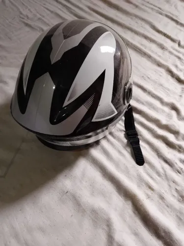Capacete