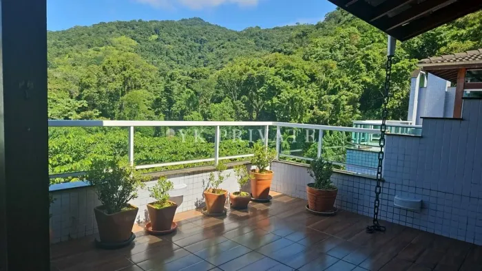 Cobertura Ubatuba /3 suites/2 vagas/terraço com churrasqueira
