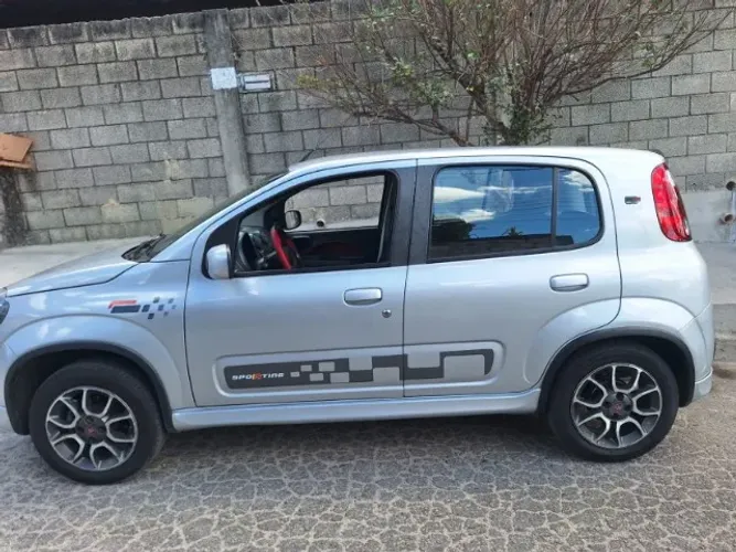 Fiat Uno Sporting 1.4 EVO Fire Flex 8V 4P 2012