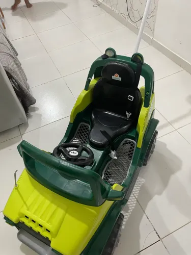 carrinho semi, tá novo meu sobrinho mal usou!