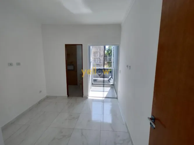 Casa à Venda em Vila Augusta - 2 Suítes, 90m² por R$370 mil
