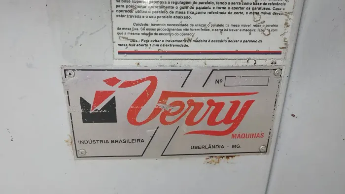 Esquadrejadeira 