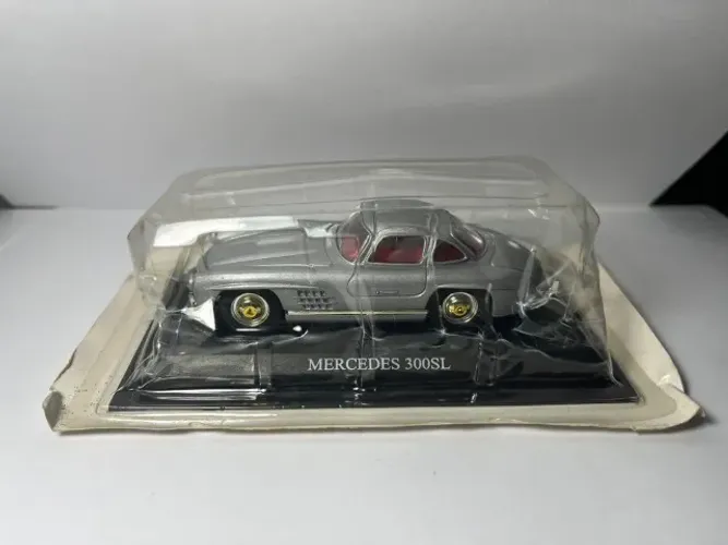 Mercedes 300SL 1:43 Auto Collection - Lacrada