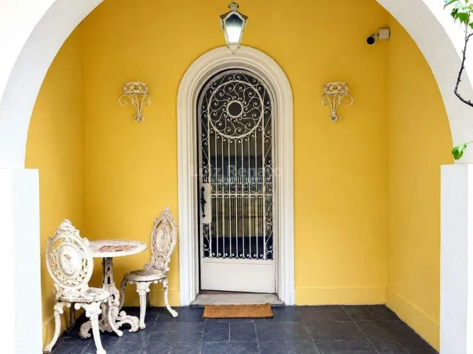 Casa para alugar, 5 quartos com 1 suíte, 170m² de área no bairro Lourdes