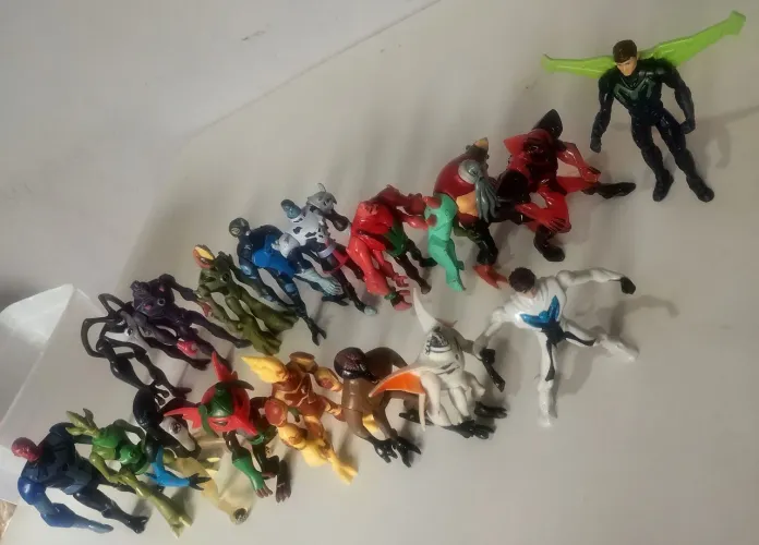 Bonecos Ben 10