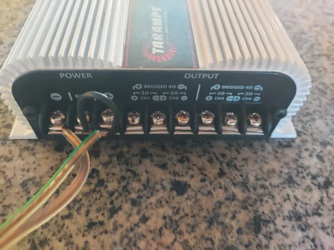 Vendo controle de longa distancia e modulo taramps 400Ts 400x4 400w rms 2 ohms 4 canais