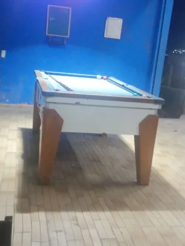 Mesa de sinuca toda ok.