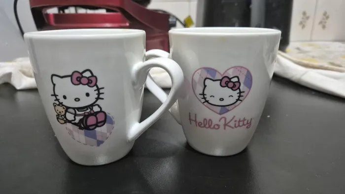 Par de xícaras da hello kitty.
