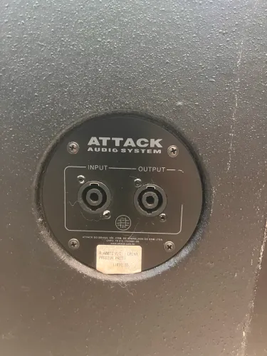 Vendo caixa passiva profissional Attack