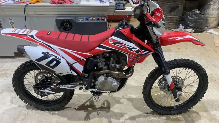 CRF 230 novinha