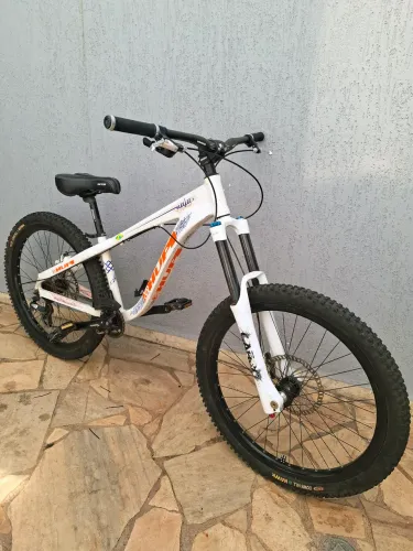 Bike DH Hupi Naja Aro 26