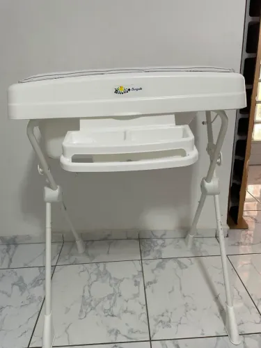 Banheira com Trocador Burigotto. Usada apenas uma vez.