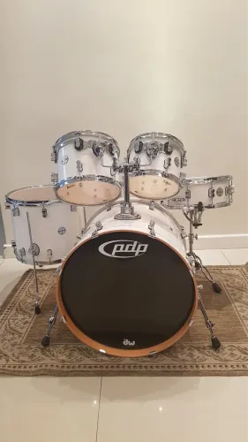 Bateria PDP by DW Concept Maple White Pearl 22",10",12",16" (Shell Pack) - Único Dono