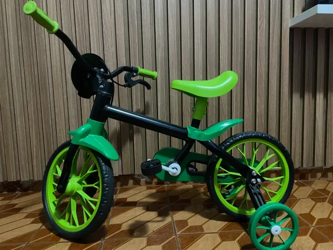 Vendo bicicleta aro 12 para menino