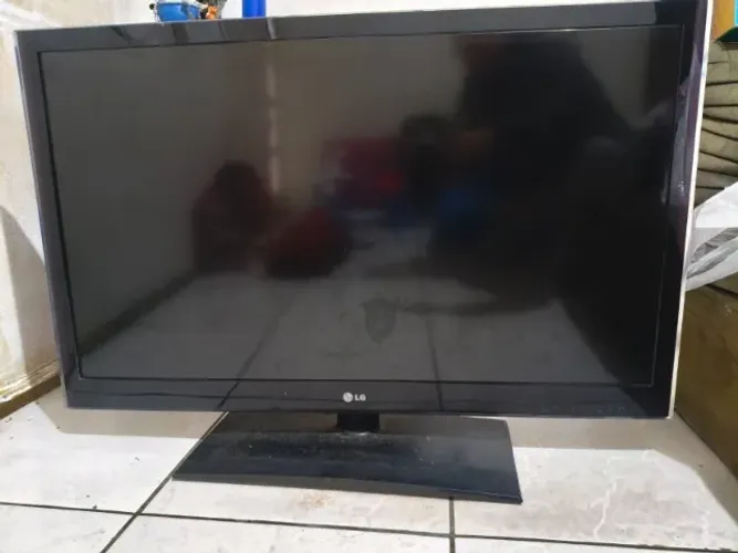 TV LG 43" polegadas