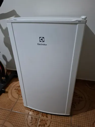 Frigobar Electrolux