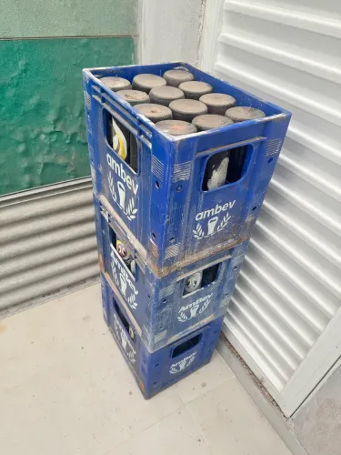 Vendo engrado de cerveja litrão 