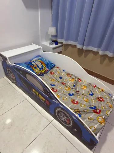 Cama carro infantil (com colchão)
