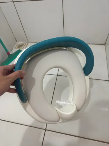 Vendo assento redutor para criança 