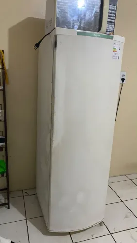 Geladeira pra solteiro