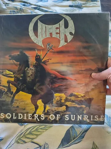 LP Viper Soldiers of Sunrise Autografado