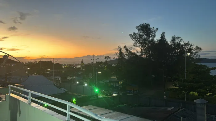 Apartamento pé na areia praia Enseada 