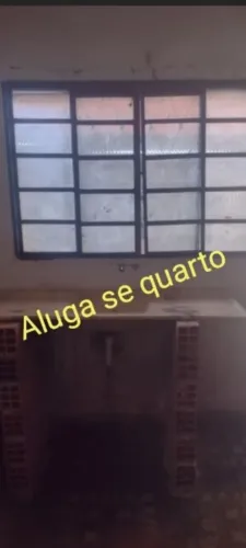 Alugo quartos com garagem