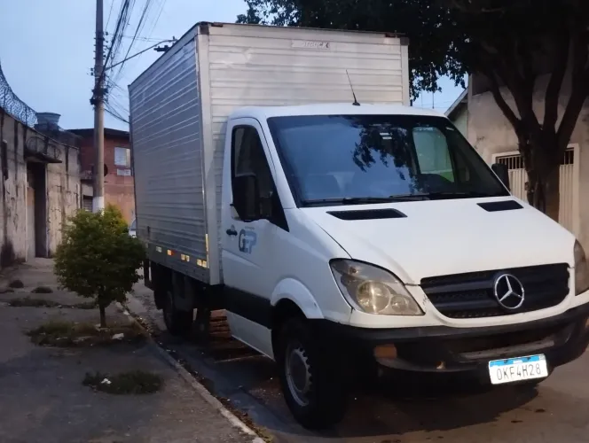 Caminhão baú sprinter 311 CDI 