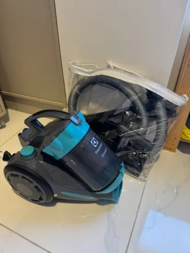 Aspirador de Pó Electrolux ABS03 - Pouco Uso / Excelente Estado