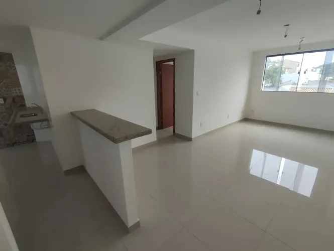 Apto com 2 quartos sendo 1 suíte, 1 Vg Garagem, Jd Guanabara - Macaé - RJ