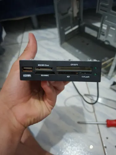 Leitor de Cartão Interno USB para PC - SD/CF/MS/ MMC/xD