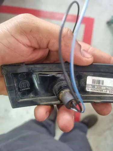 Lanterna ou pisca do retrovisor argo 2025(lado esquerdo)