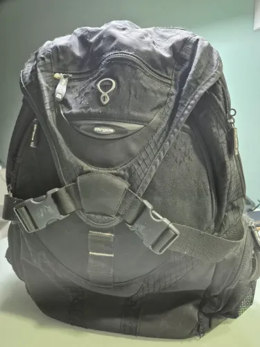 Mochila Grande usada em bom estado