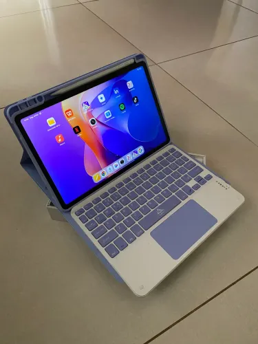 capa com teclado touch para redmi pad 2 na cor lavanda