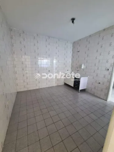 Casa para aluguel na Vila Alzira (Santo André) com 1 quarto, 1 vaga e área de serviço