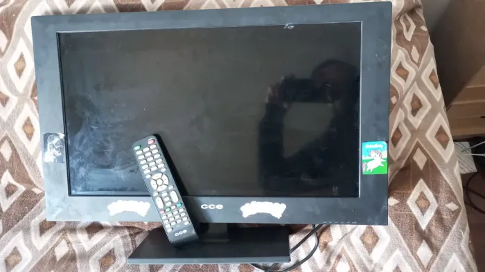 TV CCE 24"