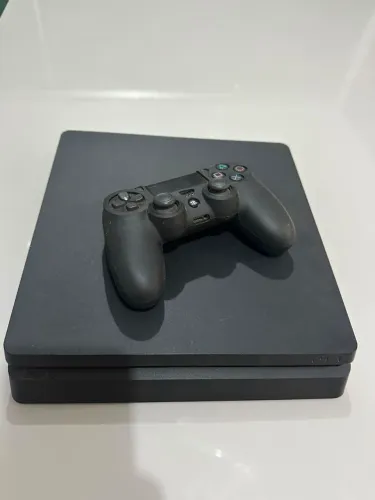 Playstation 4 + 1 controle
