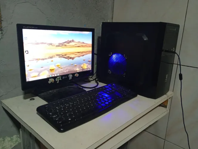 Computador de escritório padrão