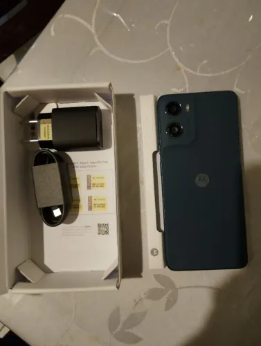 Moto g 06 novo nunca usado com todos os acessórios e Caixa